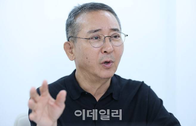 권영수 전 LG에너지솔루션 부회장은 본지 인터뷰에서 “정부가 부처 개편을 해서라도 일사불란하게 산업정책을 끌고 갔으면 한다”고 했다. (사진=노진환 기자)