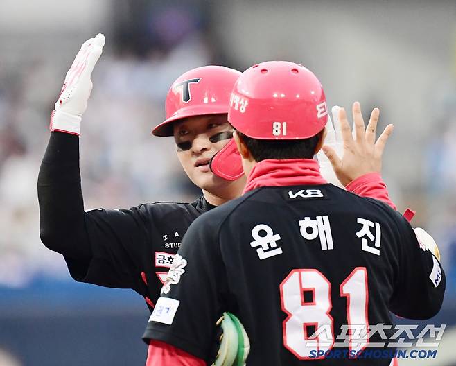 23일 대구 삼성라이온즈파크에서 열린 KBO리그 삼성과 KIA의 경기. 2회 2사 만루. 2타점 적시타 날린 윤도현. 대구=송정헌 기자songs@sportschosun.com/2025.05.23/