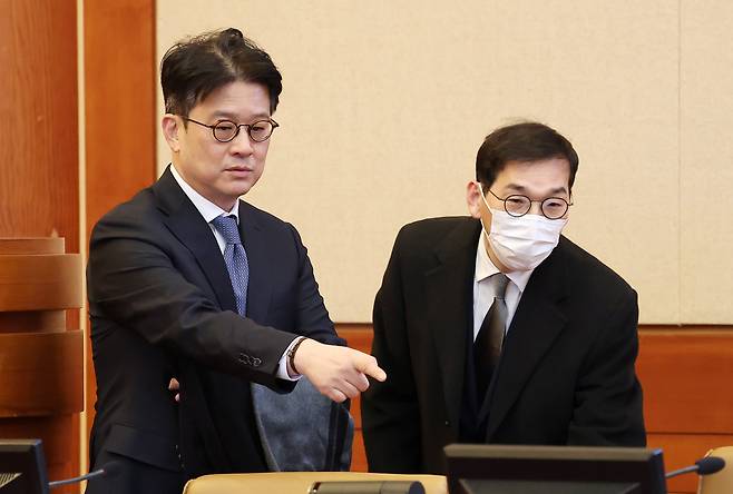 이창수 서울중앙지검장과 조상원 중앙지검 4차장검사./뉴스1