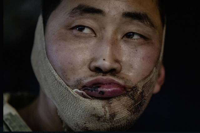 우크라이나군이 러시아 서부 쿠르스크 지역에서 생포한 북한군. 볼로디미르 젤렌스키 우크라이나 대통령 X 캡처