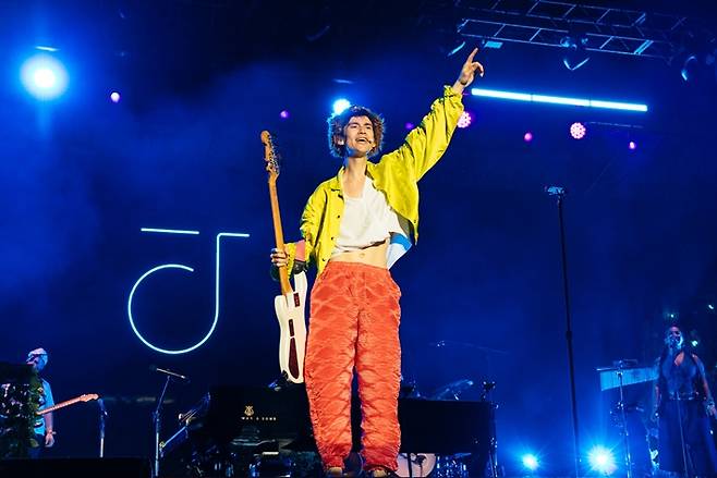 제이콥 콜리어. 프라이빗 커브 제공