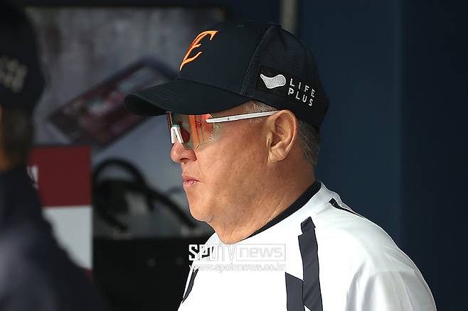 ▲ 심우준 복귀 이후 내야 구상을 고민하고 있을 법한 김경문 한화 감독 ⓒ곽혜미 기자