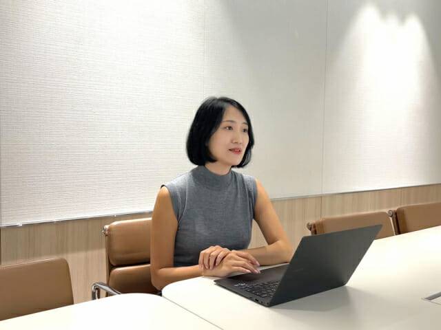 박미나 에이블리 라이프 스쿼드 PO가 인터뷰를 진행하고 있다. (제공=에이블리)