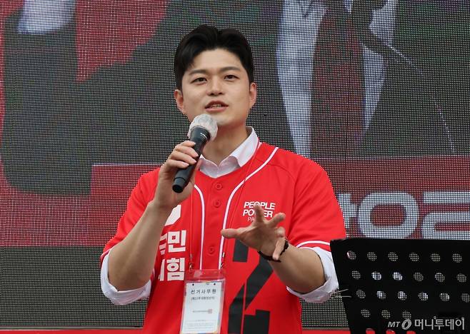 김용태 국민의힘 비상대책위원장이 29일 대전 유성구 유성시장을 찾아 김문수 후보 지지를 호소하고 있다. /사진=뉴스1