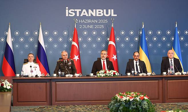 2일(현지시간) 튀르키예 이스탄불에서 진행된 러시아와 우크라이나의 2차 협상 모습. 타스연합뉴스