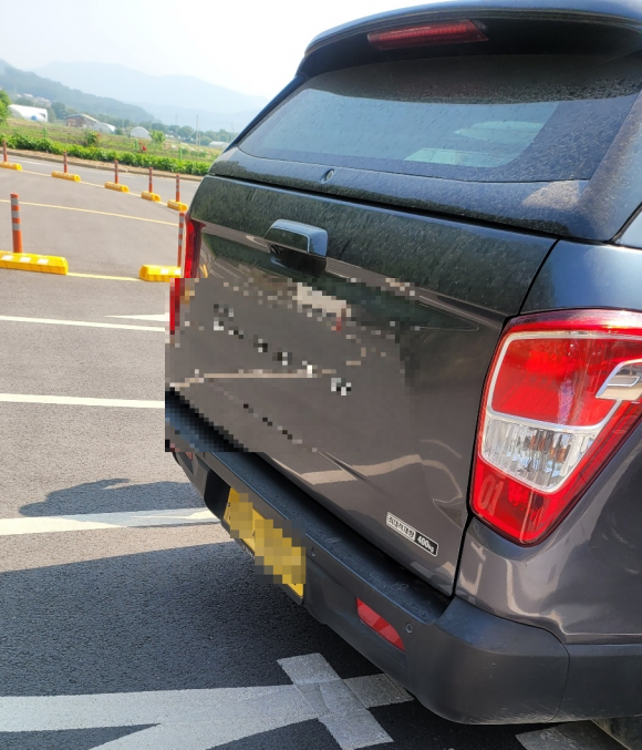 유권자를 실어나르는 정황으로 추정되는 차량. 민주당 충남도당 제공