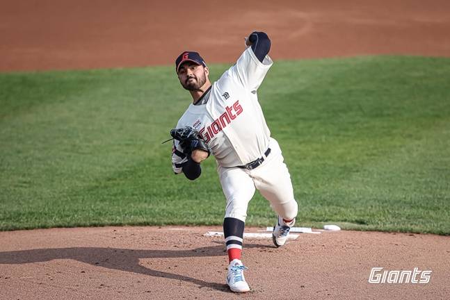 롯데 알렉 감보아가 3일 사직 키움전에서 투구하고 있다. /사진=롯데 자이언츠 제공