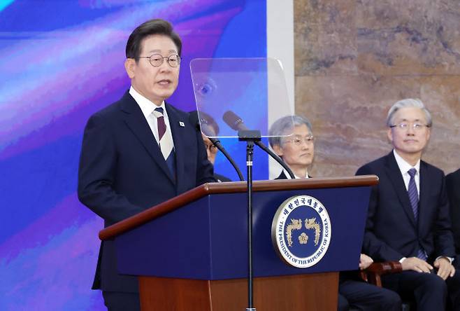 이재명 대통령이 4일 서울 여의도 국회 의사당 중앙홀(로텐더홀)에서 제21대 대통령 취임사를 하고 있다.