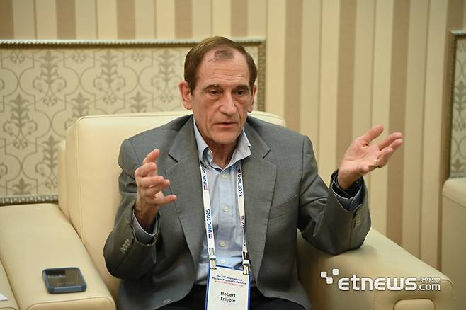 국제 핵물리학 컨퍼런스(INPC2025) 참석차 대전을 찾은 로버트 트리블 텍사스A&M대 명예교수는 우리 중이온가속기 '라온'의 우수성을 높게 평가했다. 사진=IBS 중이온가속기연구소 제공