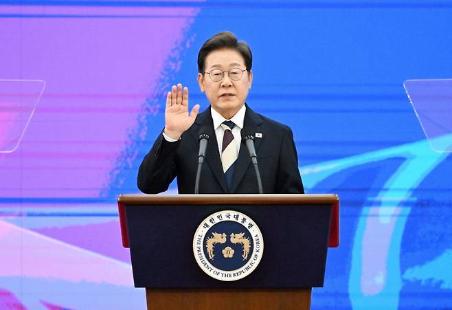 이재명 대통령이 4일 서울 여의도 국회에서 열린 제21대 대통령 취임선서식에서 취임 선서를 하고 있다. /사진=연합뉴스
