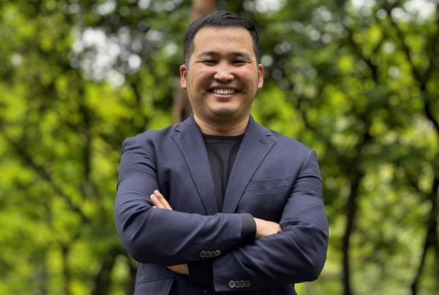 바트문흐 아마르사나 몽골 YFC 대표가 2일 서울 여의도공원에서 몽골 청소년의 현실을 얘기하고 있다.