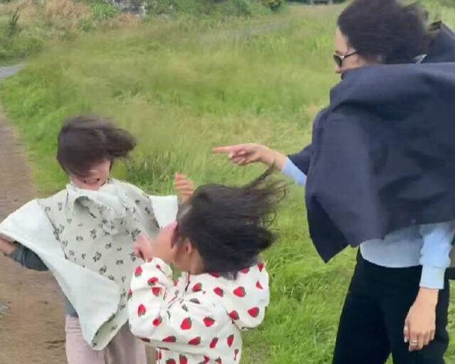 제주도의 바람 때문에 김나영과 아이들이 힘들어했다. / 김나영 소셜미디어 캡처