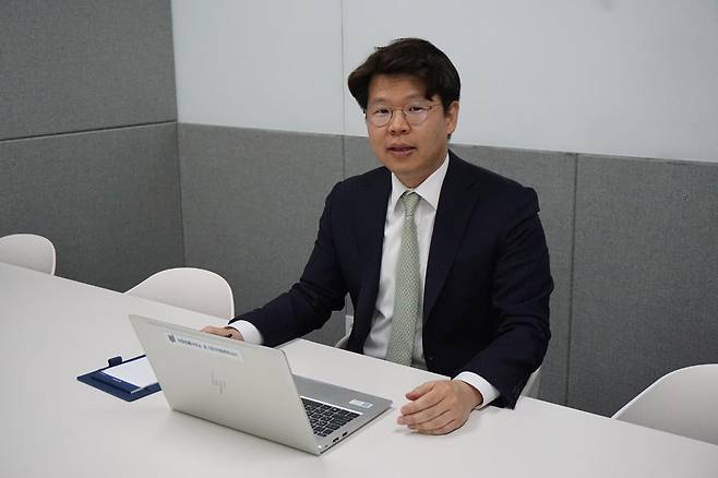 임재준 이듬법률사무소 대표 변호사가 실손보험에 대해 알려면 먼저 본인이 가입한 실손보험이 몇 세대인지 알아야 된다고 강조하고 있다. 이듬법률사무소 제공