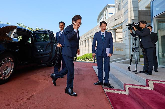 대통령실 출근하는 이재명 대통령. 대통령실 제공