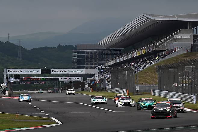 슈퍼 다이큐 시리즌 3라운드 '후지 24시간 내구 레이스' 장면. 사진: 김학수 기자