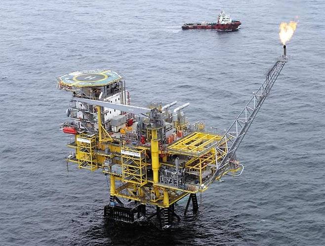 7광구에 대한 한일 양국의 공동 개발 협정이 종료될 수 있다는 관측이 제기되면서 관심이 커지고 있다. 사진은 6광구에서 가스를 생산했던 동해가스전./한국석유공사