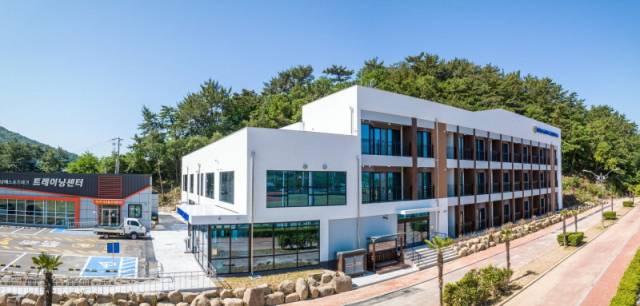 ▲남해 보물섬fc 클럽하우스 전경. ⓒ남해군