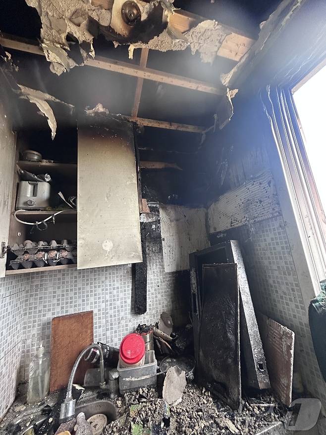 7일 오전 7시 38분쯤 나주 왕곡면 덕산리 한 원룸 주방에서 불이 났다.(나주소방서 제공. 재배포 및 DB 금지) 2025.6.7/뉴스1
