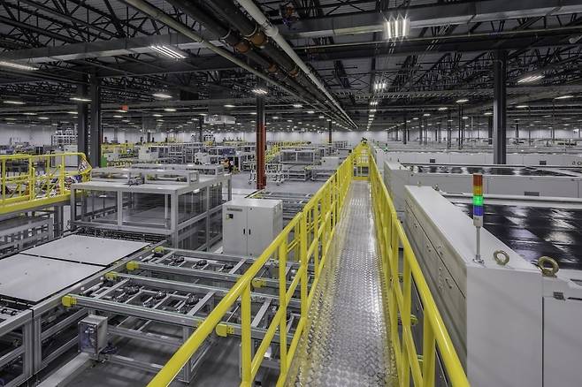 한화큐셀 미국 달튼공장 내부. 한화솔루션 제공
