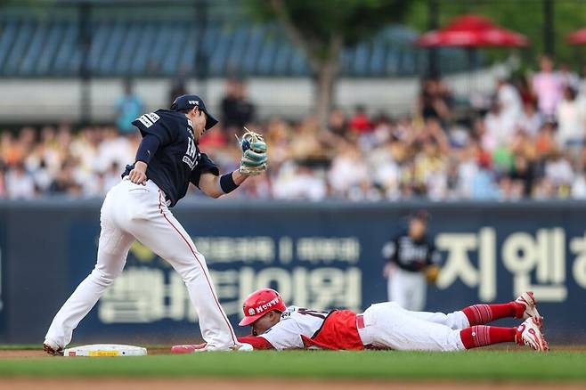 ▲ 지난해보다 득점력이 떨어지는 상황에서 주자들의 과욕이 화를 부르는 경우가 많아지고 있는 KIA ⓒKIA타이거즈