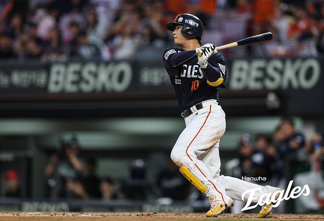 7일 오후 광주-KIA챔피언스필드에서 열린 '2025 신한 SOL Bank KBO리그' 한화 이글스와 KIA 타이거즈의 경기, 한화 이진영이 11회초 2사 2루에서 안타를 때리며 결승타의 주인공이 됐다. 한화 이글스