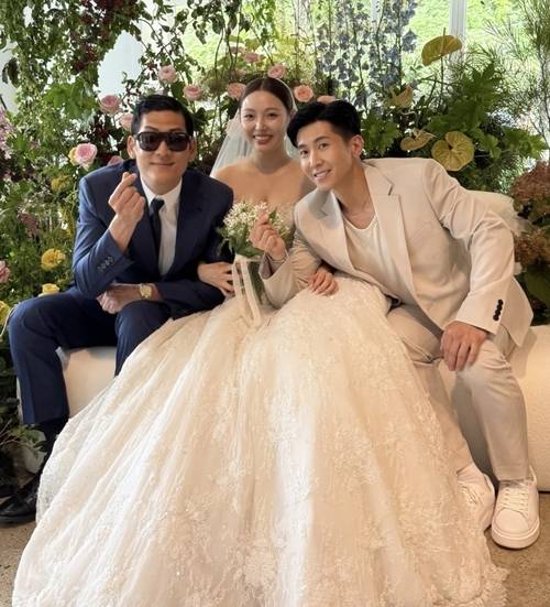 미쓰에이 출신 가수 민(본명 이민영)이 웨딩드레스를 입고 인생의 가장 빛나는 순간을 맞이했다. 사진=브라이언 / 민 SNS