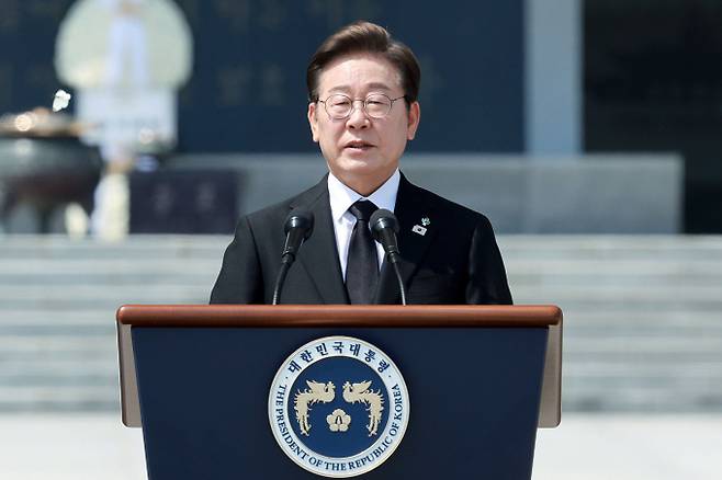 이재명 대통령이 6일 서울 동작구 국립서울현충원에서 열린 제70회 현충일 추념식에서 추념사를 하고 있다./사진=뉴시스