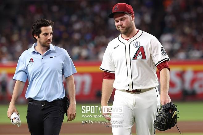 ▲ 번스(오른쪽).