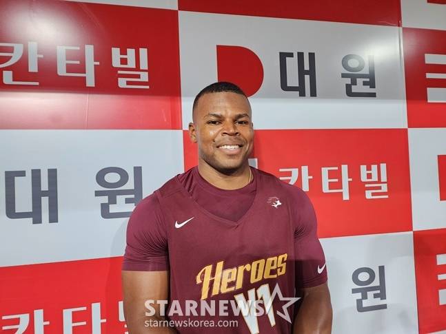 타격 훈련을 마친 스톤. /사진=박수진 기자