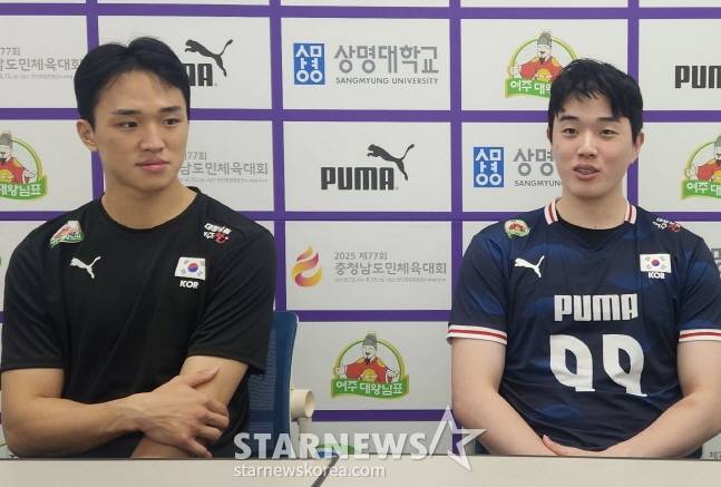 김지한(오른쪽)과 임동혁이 승리 후 인터뷰에서 취재진의 질문에 답하고 있다. /사진=안호근 기자