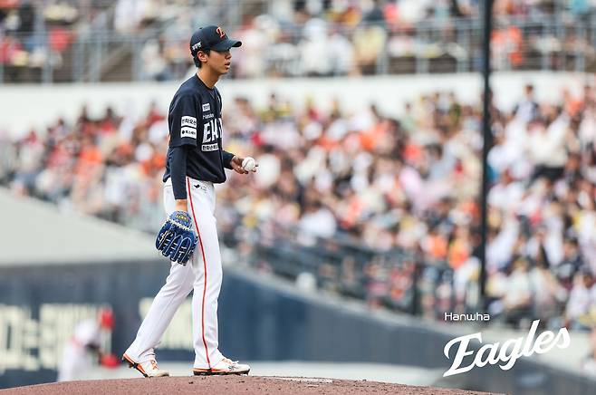 7일 오후 광주-KIA챔피언스필드에서 열린 '2025 신한 SOL Bank KBO리그' 한화 이글스와 KIA 타이거즈의 경기, 한화가 연장 11회 승부 끝에 3:2로 승리했다. 한화 선발 황준서는 5이닝 1피안타 4사사구 5탈삼진 1실점 비자책을 기록했다. 한화 이글스