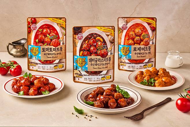 오즈키친 미트볼 3종 연출컷.(오뚜기 제공)