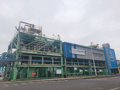 중부발전 보령화력발전소에 설치된 이산화탄소 액화 설비. 강희종기자