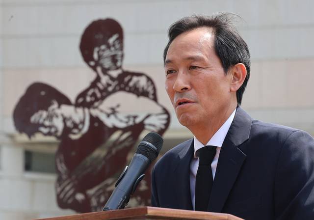 ▲ 대통령실 정무수석 비서관으로 임명된 우상호 이한열기념사업회 이사장이 9일 서울 서대문구 연세대학교 이한열 동산에서 열린 제38주기 이한열 추모식에서 인사말을 하고 있다. 연합뉴스