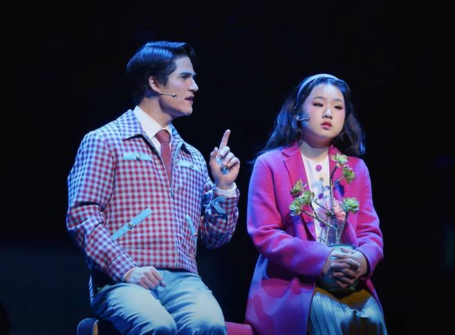 토니 어워즈에 소개된 뮤지컬 '어쩌면 해피엔딩'의 한 장면. '토니 어워즈' 유튜브 영상 캡처