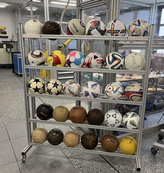 여러가지 축구공들. 디에슬레틱