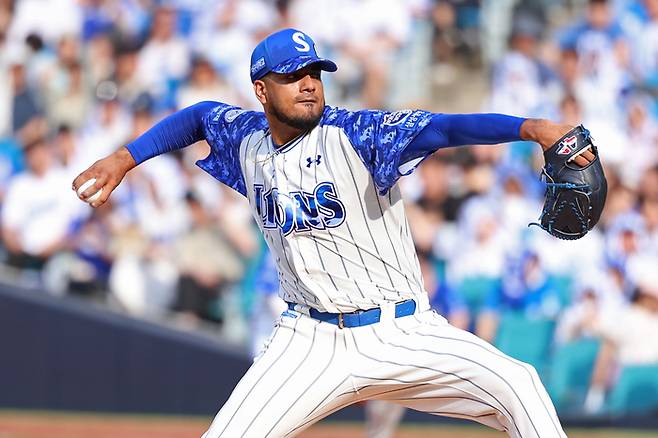 삼성 레예스가 7일 대구삼성라이온즈파크에서 열린 2025 KBO리그 NC전에 선발 등판해 역투하고 있다. 사진 | 삼성 라이온즈