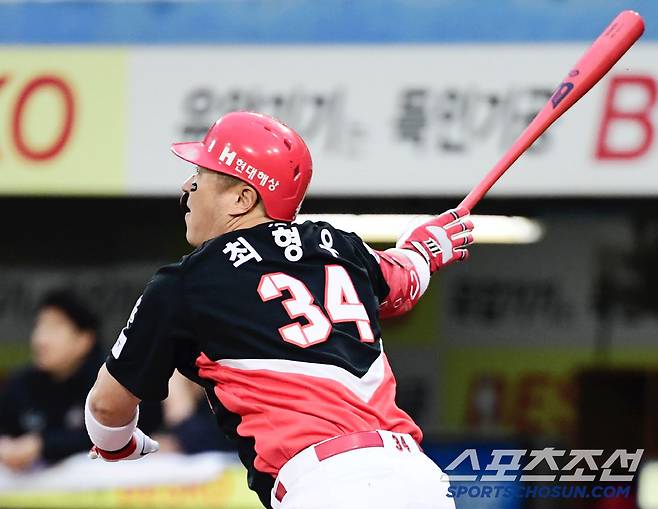 24일 대구 삼성라이온즈파크에서 열린 KBO리그 삼성과 KIA의 경기. 4회 선제 투런홈런을 날린 KIA 최형우. 대구=송정헌 기자songs@sportschosun.com/2025.05.24/