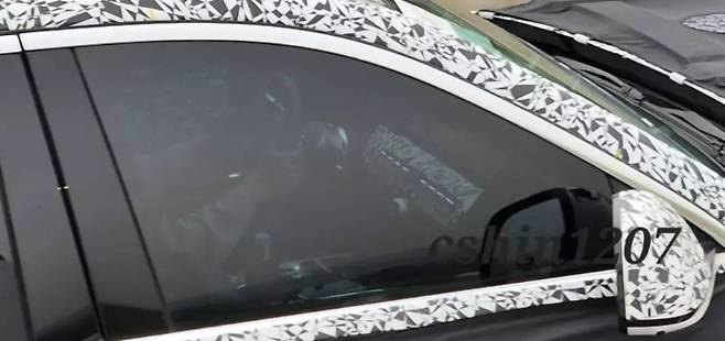 제네시스 GV90 실내 스파이샷(출처:오토스파이넷)