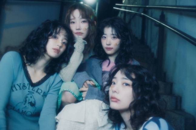 QWER ‘눈물참기’, 음원 차트 정상... 이전 곡 역주행 이어져(제공: 타마고 프로덕션)