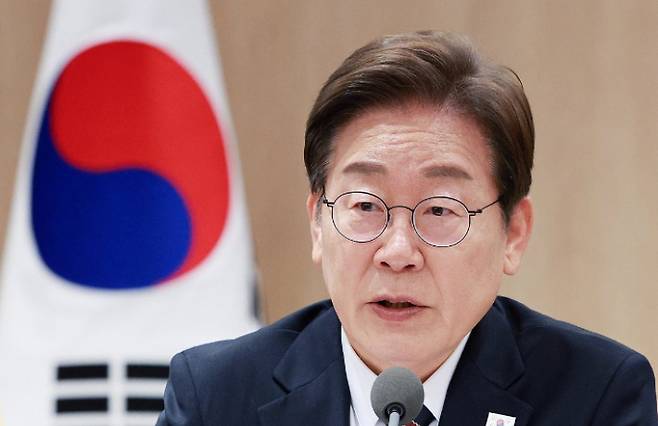 이재명 대통령이 9일 서울 용산 대통령실 청사에서 열린 비상경제점검 2차 태스크포스(TF)회의에서 발언하고 있다. 연합뉴스