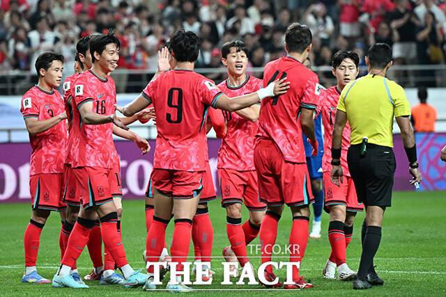 4-0으로 앞서가는 대한민국 대표팀.