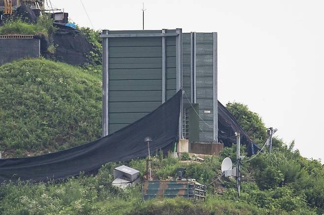 경기 파주시 접경지역 우리측 초소에 설치된 대북확성기. 뉴스1