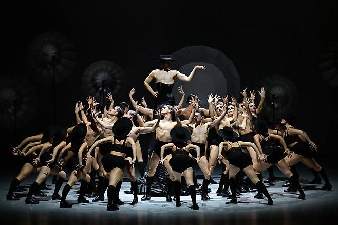 지난 4월 전남 여수의 복합문화예술공간 'GS칼텍스 예울마루' 공연장에서 펼쳐진 스페인 국립 플라멩코 발레단의 '아파나도르' 국내 초연. 스페인 국립 플라멩코 발레단