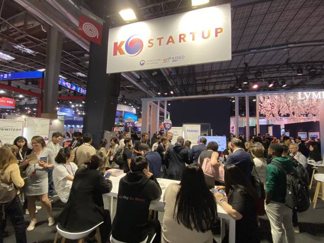 VIVA TECH 2024 K-STARTUP관 전시관 모습. 사진 제공=창업진흥원