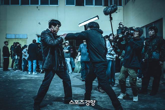 ‘광장’ 현장 스틸 사진. 넷플릭스 제공