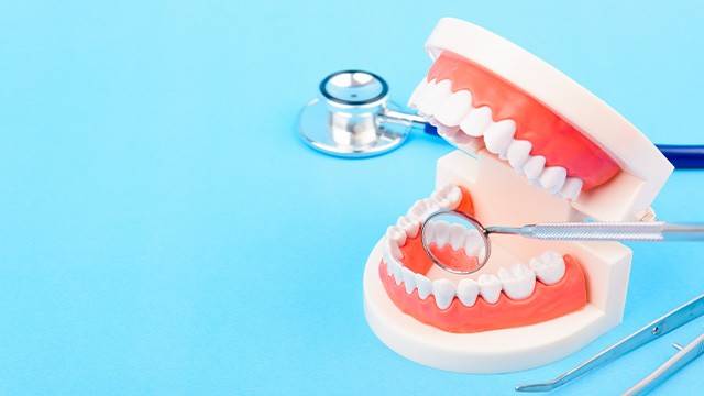 치주염이 심혈관질환, 당뇨, 치매와 밀접한 연관이 있다는 사실이 밝혀지고 있다|출처: 클립아트코리아