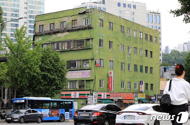 일제강점기인 1937년 준공돼 현존하는 가장 오래된 아파트인 서울 서대문구 '충정아파트'/뉴스1 ⓒ News1 구윤성 기자