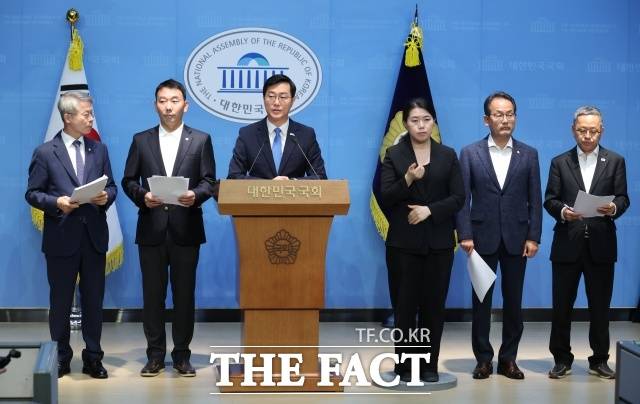 이재명 정부 출범과 동시에 더불어민주당이 검찰개혁 입법 드라이브에 시동을 걸었다. 민주당 일부 의원들은 검찰청 폐지를 핵심으로 한 이른바 '검찰개혁 4법'을 발의하며 수사권과 기소권의 전면 분리를 선언했다. /뉴시스