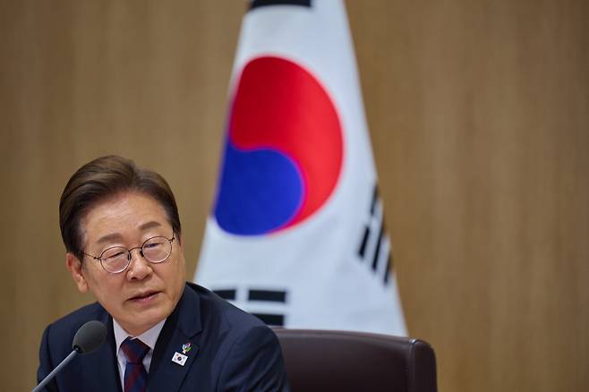 이재명 대통령이 10일 서울 용산구 대통령실 청사에서 열린 국무회의에서 모두발언을 하고 있다. /뉴스1